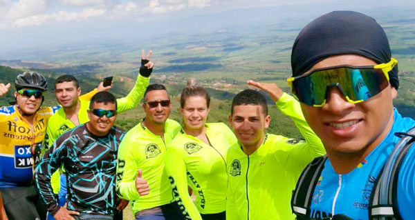 Ciclistas en Bello Horizonte Valle del Cauca